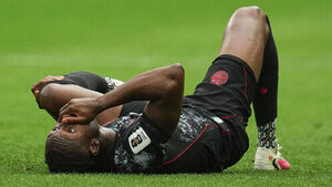 Canada Midfielder Koné Ruled Out Following Leg Fracture