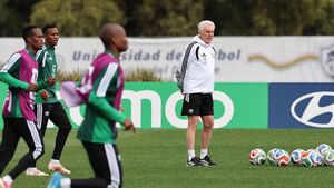 South Africa, Final Opponent for Team Hong Myung-bo, Begins Preparations for Korea Match at Base Camp