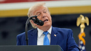 Trump: U.S. May Impose Tolls on Strait of Hormuz If No Deal Reached with Iran