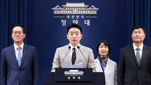 청와대 홍보수석에 성기홍&hellip;민정수석 한찬식&middot;사회수석 김경자