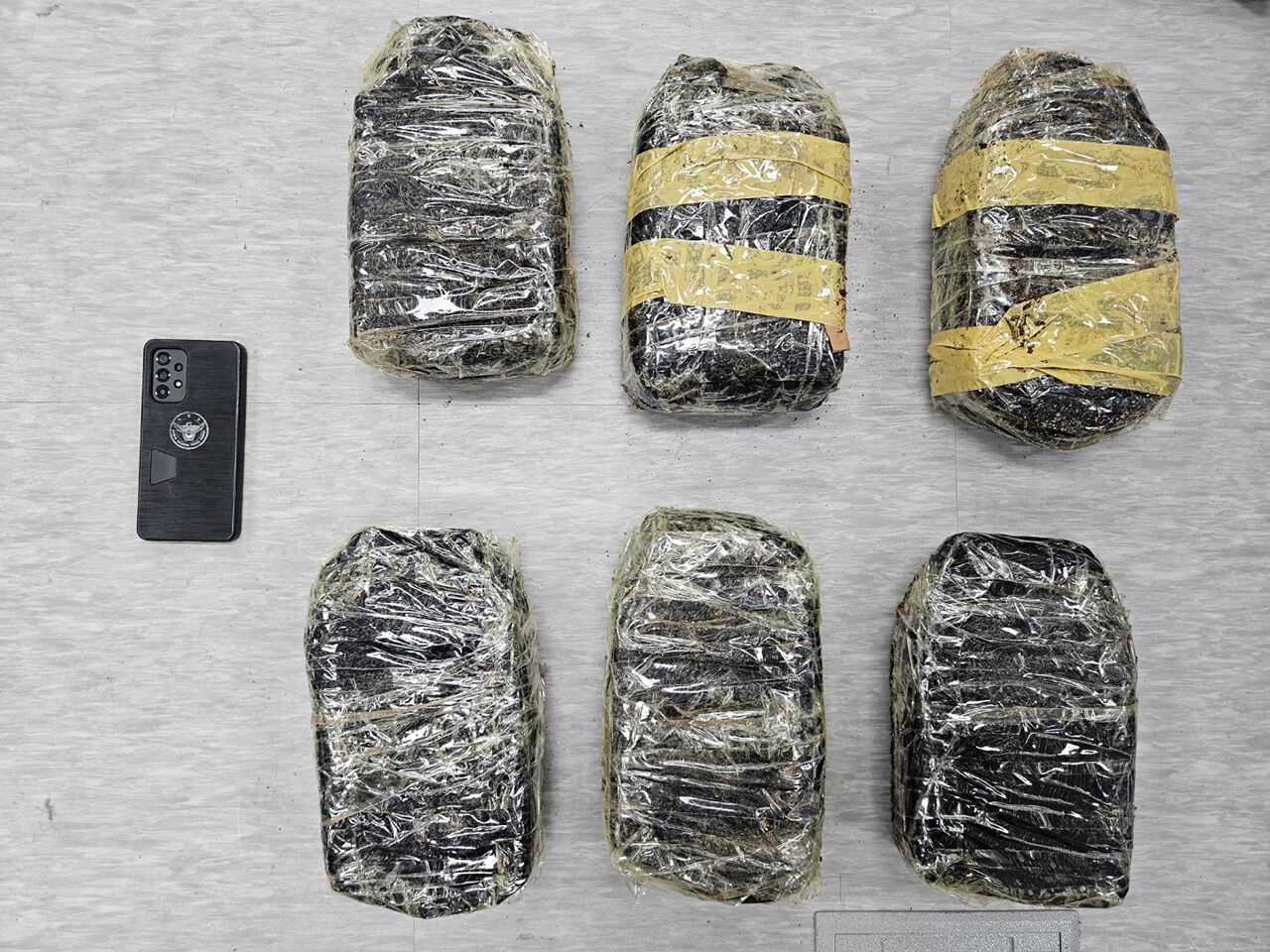 Drugs buried in a hillside (Photo courtesy of Incheon Metropolitan Police Agency, Yonhap News)