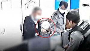"주인 찾아요"&hellip;버려진 밥솥 열자 '화들짝'