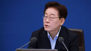 이 대통령 "경제&middot;산업 재편&hellip;'모두의 창업' 지원 규모&middot;횟수 늘려야"