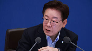 이 대통령 "석유 최고가격제, 더 과감히 유지하고 낮춰야&hellip;물가 부담 커"