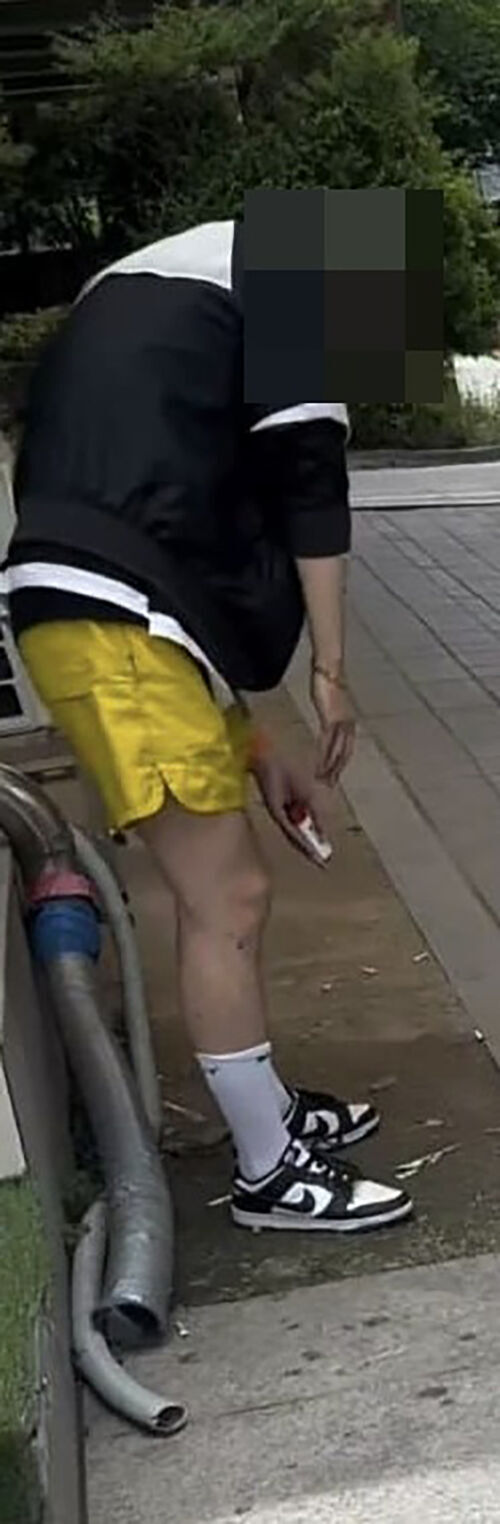 Still from the video of the incident (Photo: Internet community capture, Yonhap News)