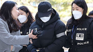 딸 넘어뜨리고 밟은 엄마&hellip;법정서 '홈캠' 재생되자 