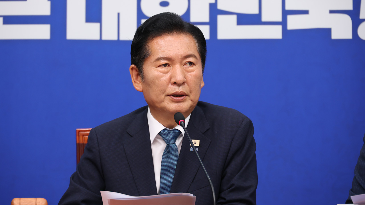 [속보] 정청래, 당 대표직 전격 사퇴…사실상 연임 도전 수순