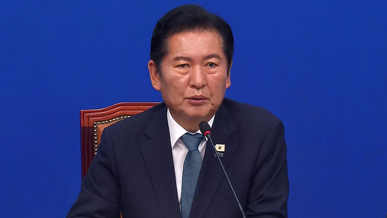 정청래, 민주당 대표직 사퇴…대표 연임 도전 수순