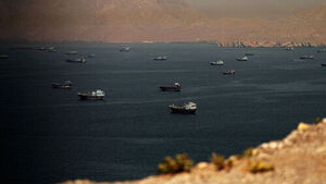 Four South Korean Vessels Pass Through Strait: "Escaping While Tolls Are Waived"