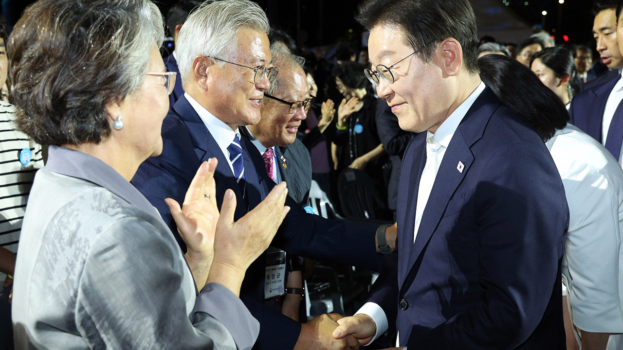 [속보] 이 대통령, 문재인 전 대통령과 다음 달 1일 청와대 오찬
