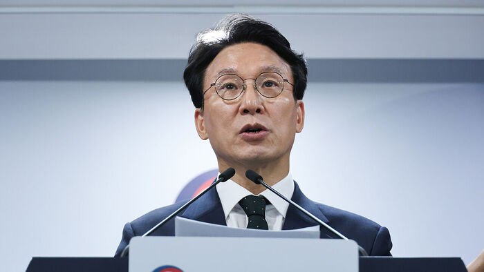 김민석 총리 "보완수사권 폐지 정부 기본 입장&hellip;국회 논의와 결정 존중"