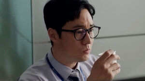 So Ji-sub Transforms into a Father Risking Everything to Save His Daughter in SBS's 'Manager Kim'