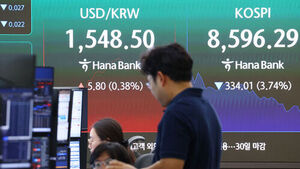 KOSPI Plummets Over 5%, Triggers Sidecar; Index Slides to 8,400 Range