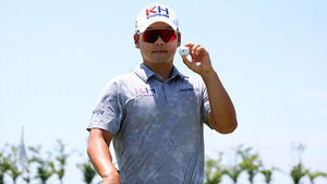Jeong Han-mil Takes Sole Lead in 3rd Round of KPGA Gunsan CC Open, Eyes First Career Win