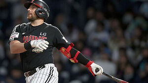 League-Leading LG Secures Thrilling Comeback Win Against Lotte, Austin Hits Grand Slam