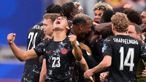 Eustaquio's Last-Minute Winner Sends Canada to Round of 16 After Defeating South Africa