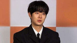 Choi Woo-shik Addresses Racism Allegations After Fan Encounter