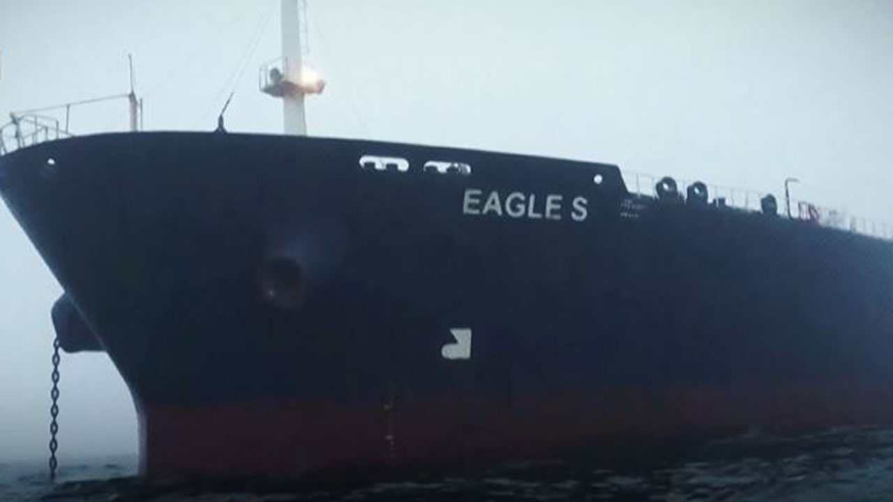 러시아 '그림자 선단'과 연관된 유조선 Eagle S