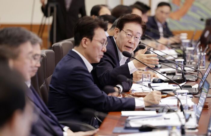 President Lee Jae-myung speaking at a cabinet meeting (this morning, Blue House)