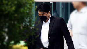 '음주 뺑소니' 김호중 가석방&hellip;5개월 일찍 출소