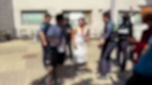 "한국 경찰 맞아?" 달려들어 '퉤'&hellip;40대 여성 결국