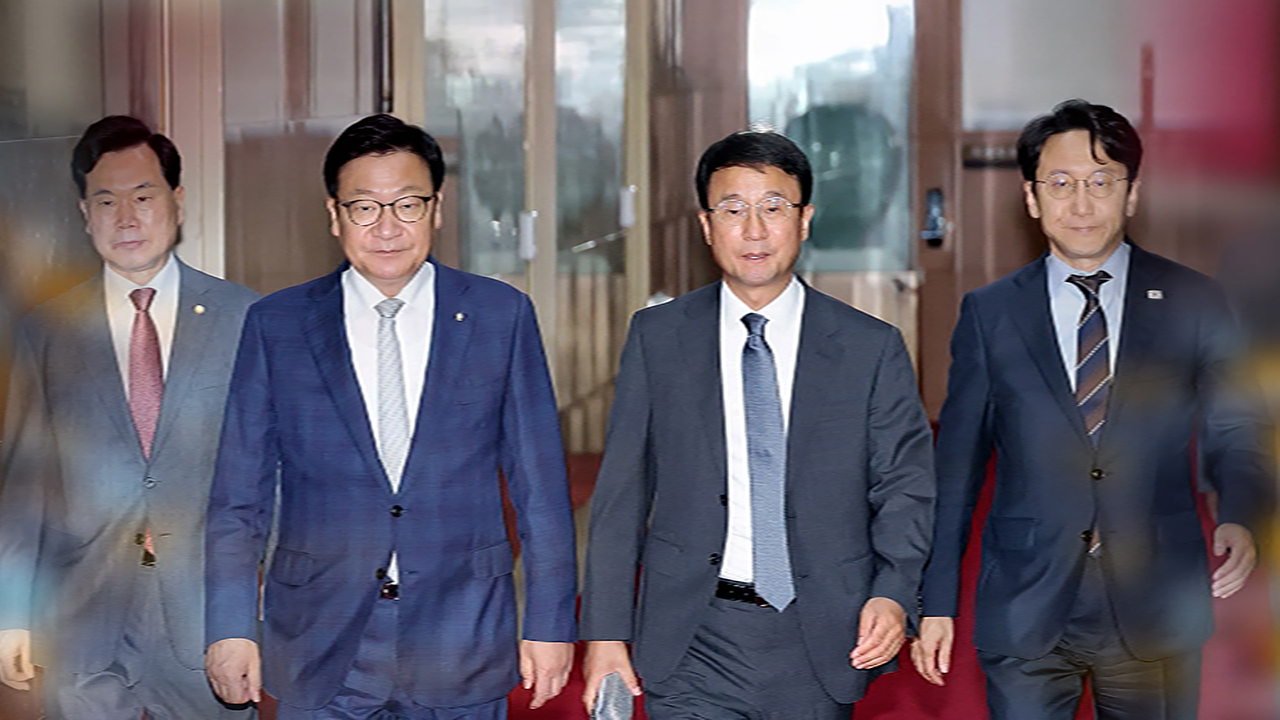 법사위 등 11개 상임위원장 민주당 단독 선출