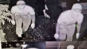 "아직 안 잡혔나"&hellip;통영 강도살인범 사진 퍼졌는데 돌연