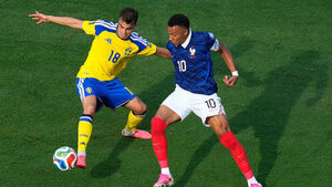 France Cruises Past Sweden to Reach Round of 16; Mbappe Scores Twice