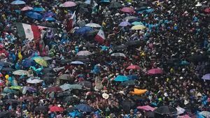 Mexico vs. Ecuador Round of 32 Match Delayed by One Hour Due to Severe Weather