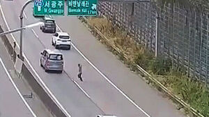 Elderly Person Wandering on Highway Rescued in 9 Minutes