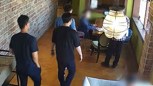 "사복 입고 와주세요" 112 신고&hellip;경찰 잠복한 카페 발칵