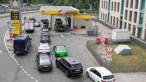 Russia Imports Gasoline from India Amid Fuel Shortage Following Ukrainian Drone Strikes on Refineries