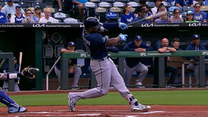 Caminero Hits Home Run in 6th Consecutive Game, Becomes Youngest Since 1900