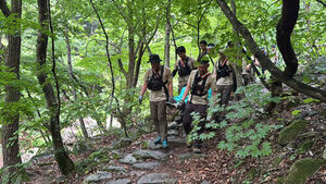 설악산 두문폭포 추락 등산객 이송 장면