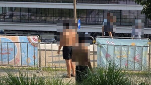 "아이들 물장구치는데 옆에서 뻑뻑"&hellip;한강수영장 내 흡연 '눈살'