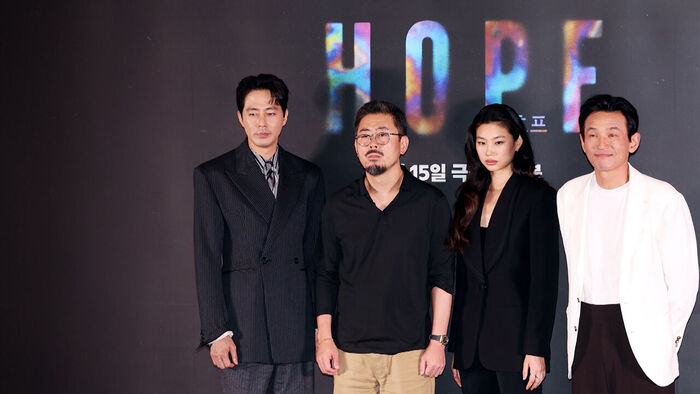 국내서 베일 벗은 '호프'&hellip;"칸에서의 자극이 도움"