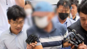 장윤기 아버지에 "선배님"&hellip;'공무상 비밀누설' 피의자 조사