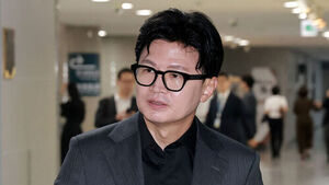 무소속 한동훈 의원이 1일 국회 의원회관에서 열린 국방&middot;안보 현안 비공개 간담회에 참석하고 있다.