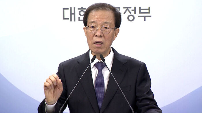 [단독] 이석연 국민통합위원장 사의&hellip;"국정추진 걸림돌로 보인 듯"