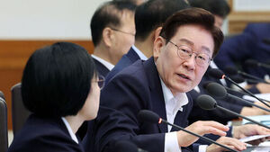 "총리님 집 20억 넘느냐"&hellip;이 대통령 즉석 투표 무슨 일