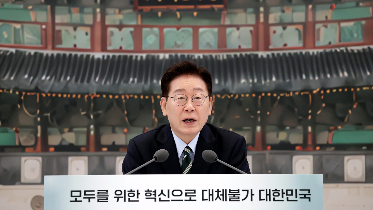 이 대통령 "방미통위, 규제기관 역할 잘해야…허위정보 철저 대응"