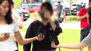 개표소 막은 여성, 영장 기각&hellip;경찰 조롱한 남성은 구속
