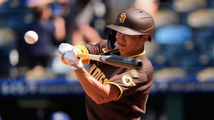 Song Seong-mun Strikes Out as Pinch Hitter in 9th... Season Batting Average Drops to 0.226