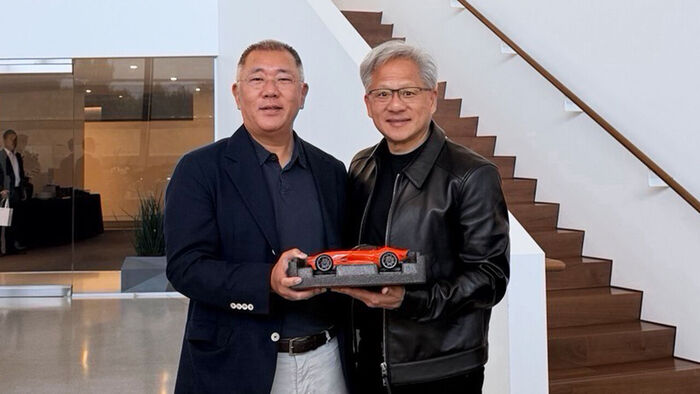 정의선 회장과 젠슨 황 CEO (사진=엔비디아 엑스 캡처, 연합뉴스)