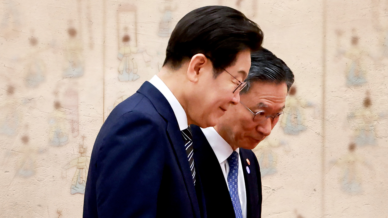 정성호 "오래전부터 사의 표명"…정치권 '시끌'
