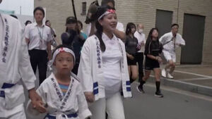 Pregnancy Leave Despite Flood of "Irresponsible" Criticism... Japan Stirred by Full-Term Mayor