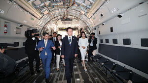 President Lee Arrives in Brazil, Inspects Transport Aircraft Ahead of Summit With Lula