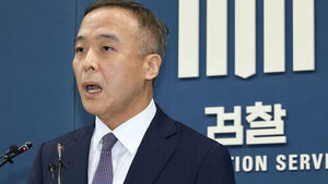 Customs Officials Indicted for Taking Tens of Millions of Won in Bribes in Smuggled Wine Swap Scheme