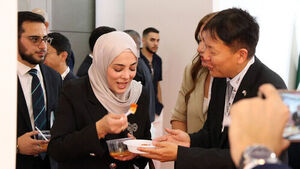 Tasting Gim Bugak and Asking, "How Do You Make This?"&hellip; Syria Welcomes 'K-Halal'