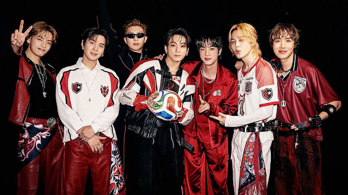 "뷔 스카프 2,600만 원"&hellip;BTS 하프타임쇼 의상 경매 '화제'